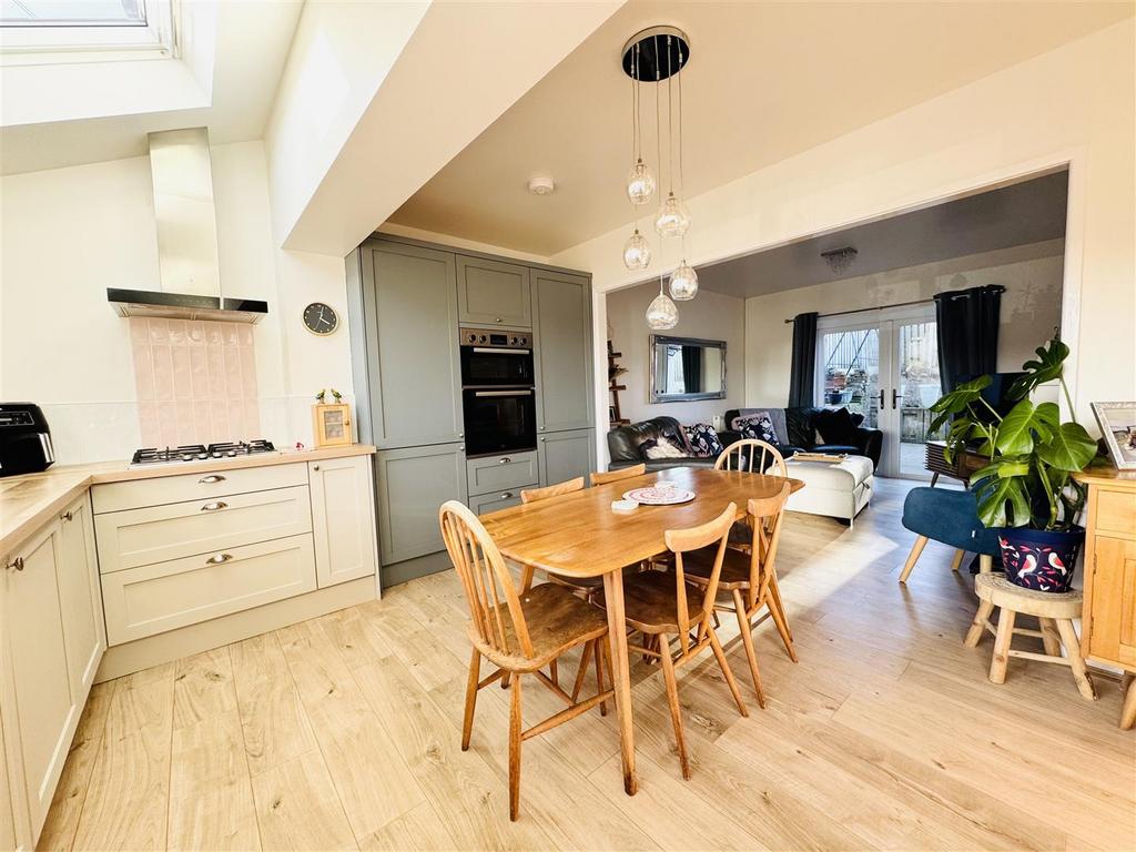 Living dining kitchen