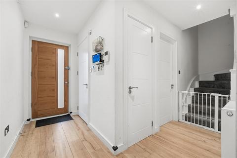 undefined, Dawn Close, Hounslow TW4
