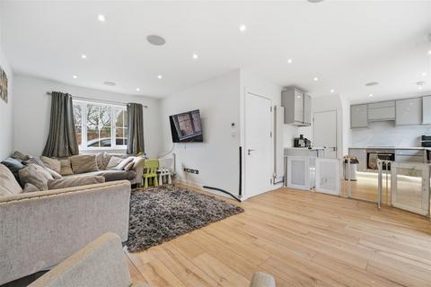 undefined, Dawn Close, Hounslow TW4