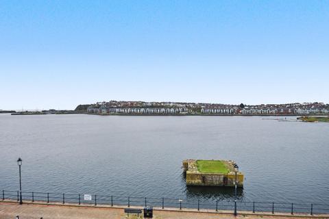 3 bedroom apartment for sale, 9 Glan Y Mor, Y Rhodfa, Barry, CF63 4BB