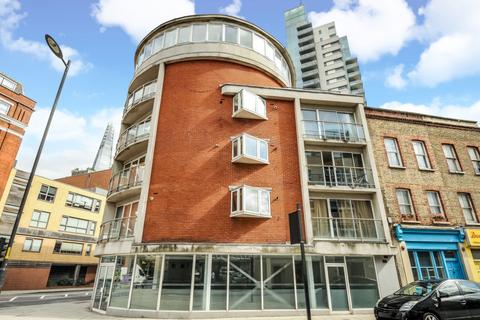 Long Lane, Borough, London, SE1