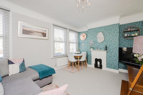 2 bedroom apartment for sale, Laburnum Road, London SW19