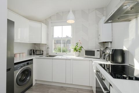 2 bedroom apartment for sale, Laburnum Road, London SW19