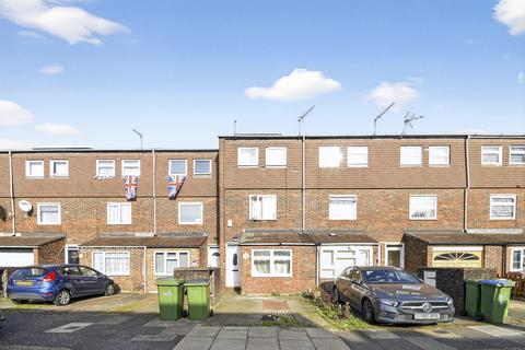 4 bedroom terraced house for sale, Shaw Close, London, SE28