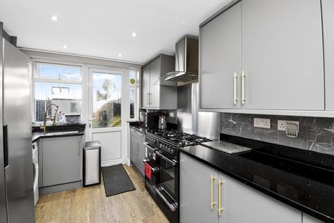 4 bedroom terraced house for sale, Shaw Close, London, SE28