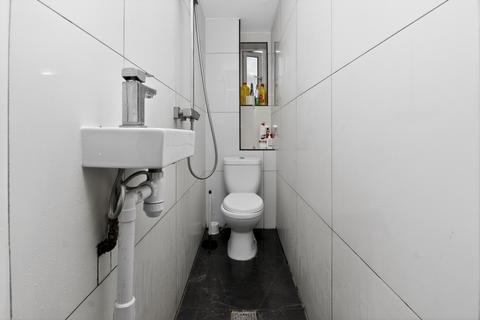 4 bedroom terraced house for sale, Shaw Close, London, SE28