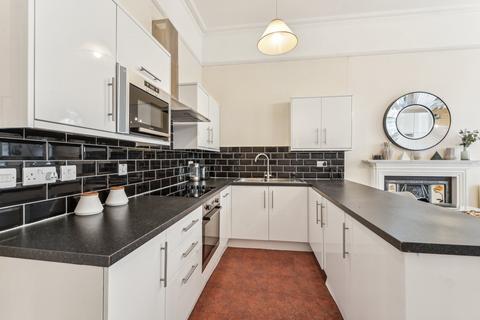 2 bedroom flat to rent, Trebovir Road, Earls Court, London