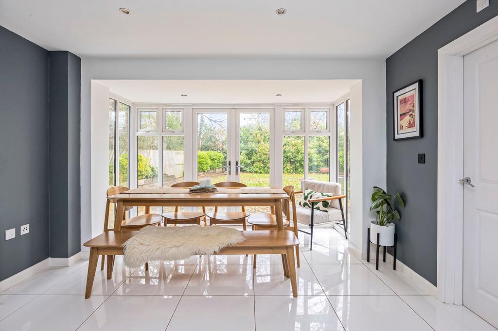 Kitchen/ Dining Room