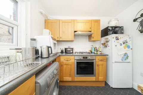 2 bedroom flat to rent, Essex Road, London N1