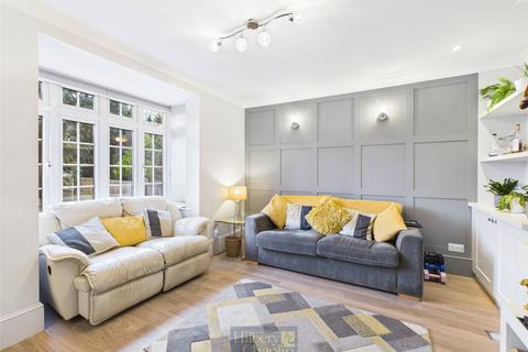 4 bedroom semi-detached house for sale, Rayleigh Road, Hutton, Brentwood, Essex, CM13