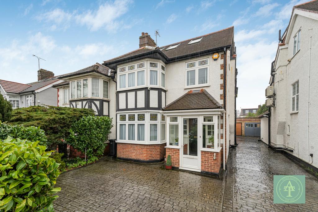 5 Bedroom Semi Detached for Sale