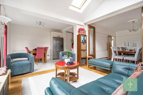 undefined, Winchmore Hill Road, Winchmore Hill, London, N21