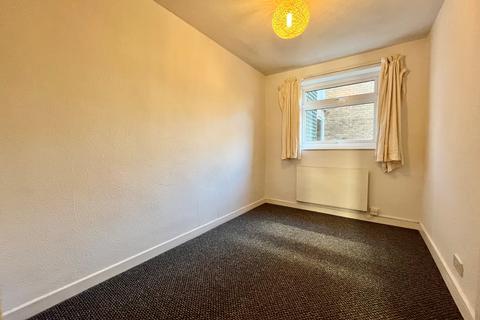 2 bedroom apartment to rent, Milverton Court, Leamington Spa, CV32