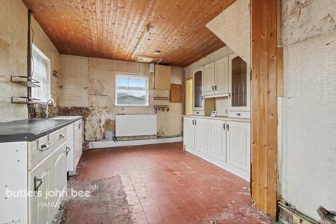 3 bedroom semi-detached house for sale, Winchester Avenue Stoke-On-Trent ST2 0LJ