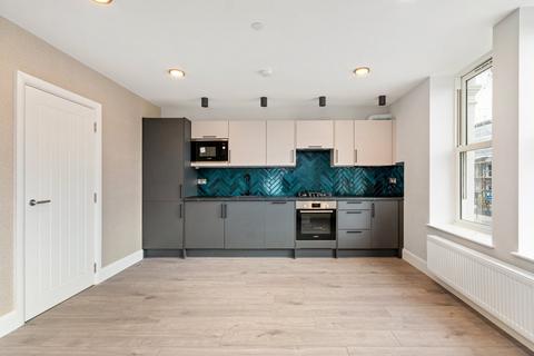 2 bedroom flat for sale, Lennards Court, Chiswick High Road, London W4