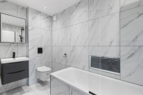 2 bedroom flat for sale, Lennards Court, Chiswick High Road, London W4