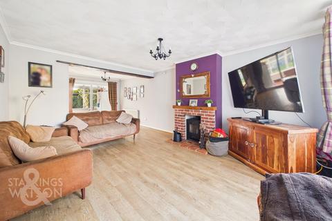 3 bedroom end of terrace house for sale, Wroxham Road, Rackheath, Norwich