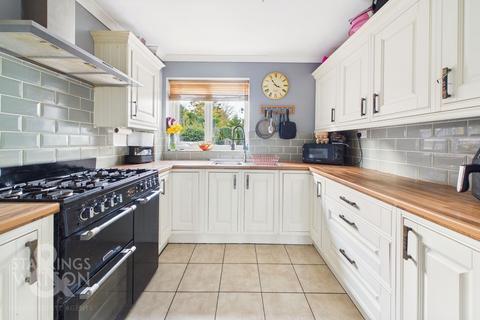 3 bedroom end of terrace house for sale, Wroxham Road, Rackheath, Norwich