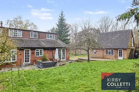 4 bedroom semi-detached bungalow for sale, Goose Green, Hoddesdon