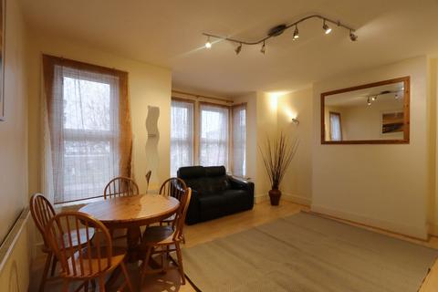 2 bedroom flat to rent, Bowes Road, London, N11