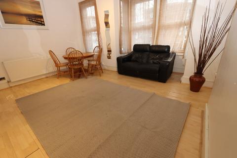 2 bedroom flat to rent, Bowes Road, London, N11