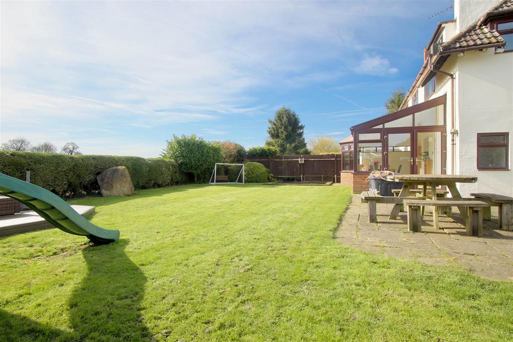 Rear Garden B.jpg