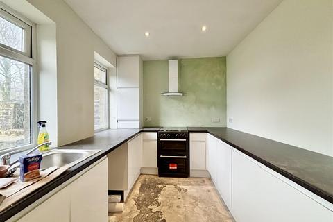 4 bedroom end of terrace house for sale, West End, Bradford BD13