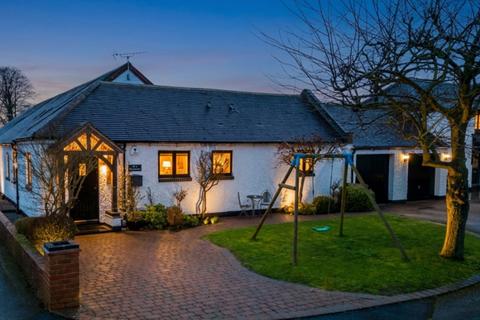 3 bedroom barn conversion for sale, The Stables, Hargate House Farm, Hilton, DE65 5FJ