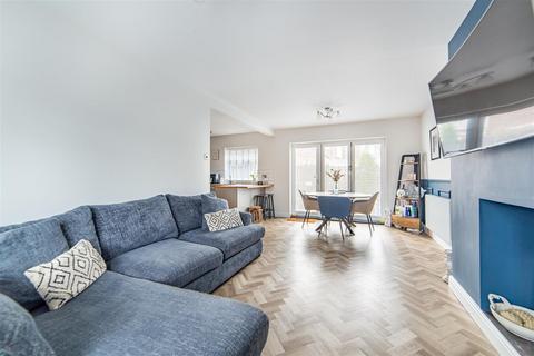 3 bedroom semi-detached house for sale, Granville Drive, Forest Hall, Newcastle Upon Tyne, NE12
