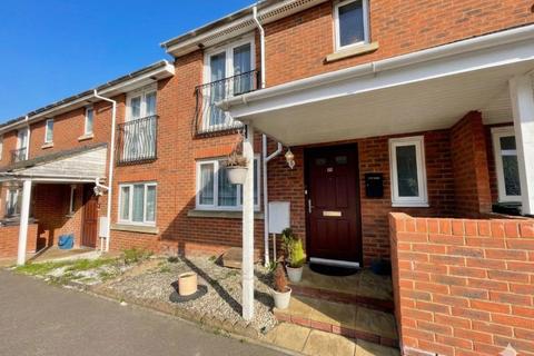 3 bedroom terraced house for sale, Primrose Close, Luton, Bedfordshire, LU3 1EY