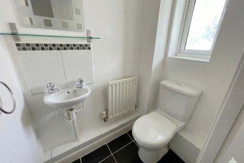 3 bedroom terraced house for sale, Primrose Close, Luton, Bedfordshire, LU3 1EY