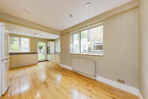 4 bedroom terraced house to rent, Berestede Road, London W6