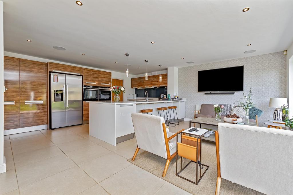 20 Sunderland Ave-34.jpg