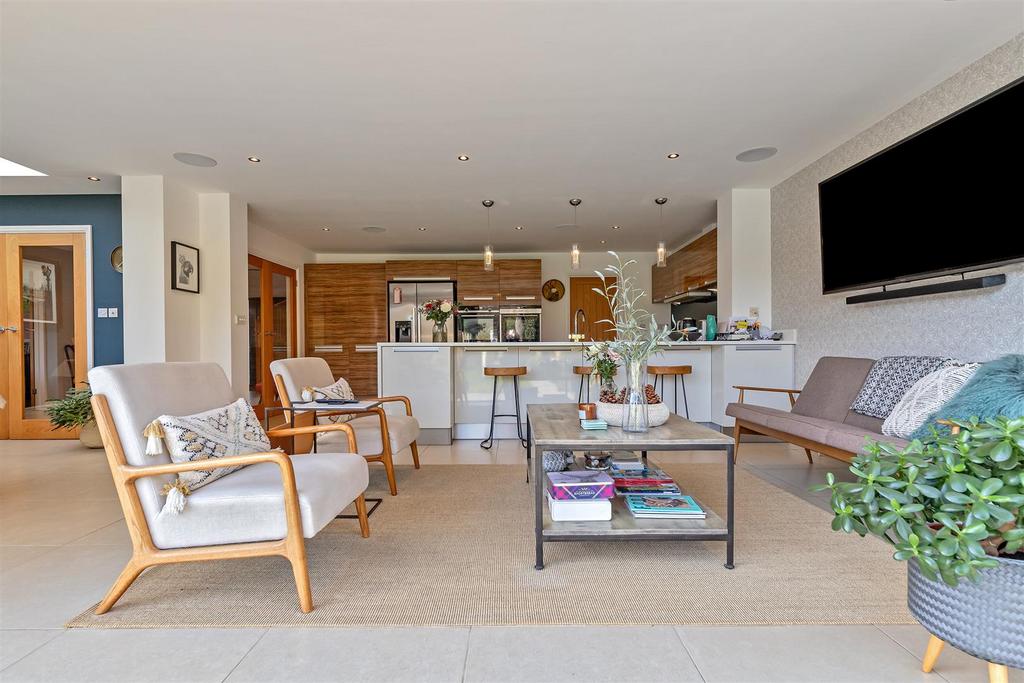 20 Sunderland Ave-48.jpg