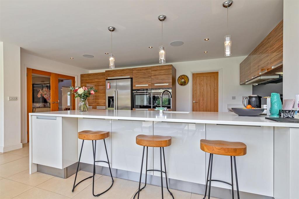 20 Sunderland Ave-44.jpg