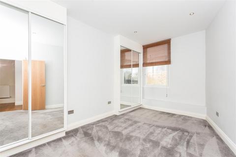 1 bedroom flat to rent, North End Road Fulham London