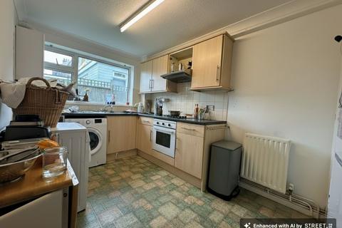 2 bedroom flat for sale, Greenacres, Central Avenue, Telscombe Cliffs, BN10 7LY