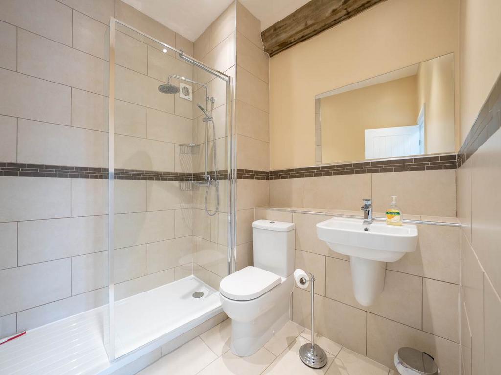 Bedroom Two ensuite
