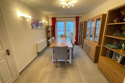 undefined, Warden Hill Road, Luton, Bedfordshire, LU2 7AF