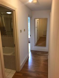 2 bedroom flat to rent, Princess Park Manor, Royal Drive, Friern Barnet