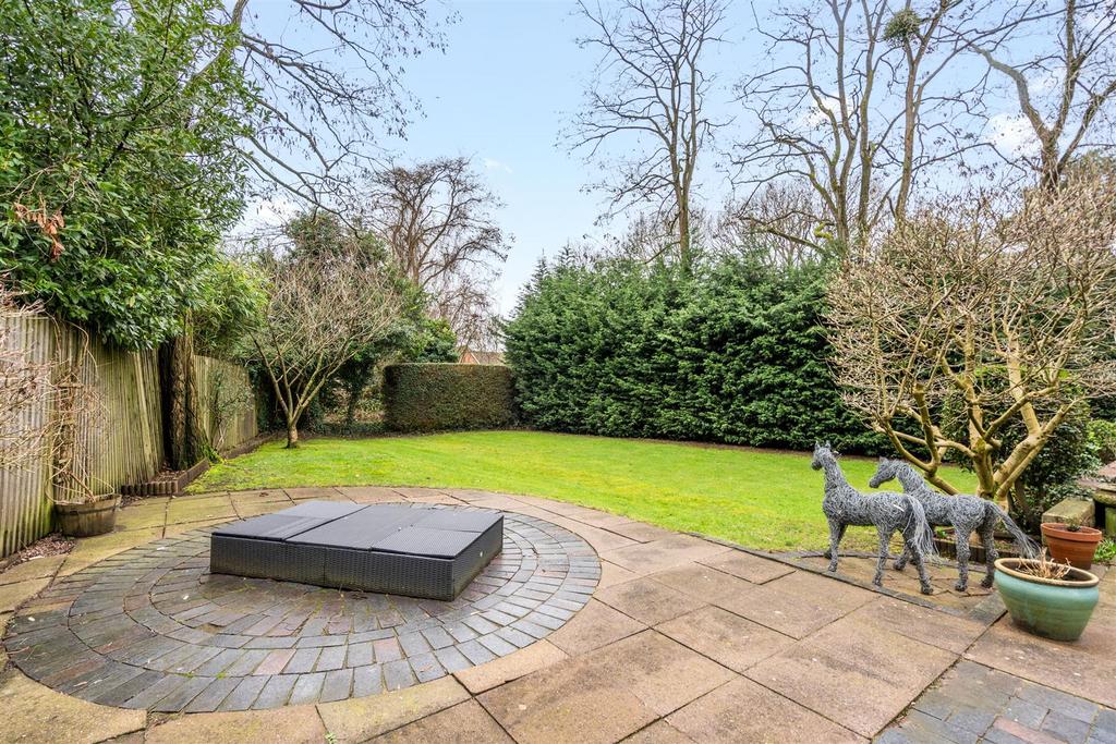 34 Hampton Lane 12.jpg