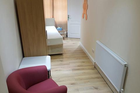 undefined, Darwin Road, London W5