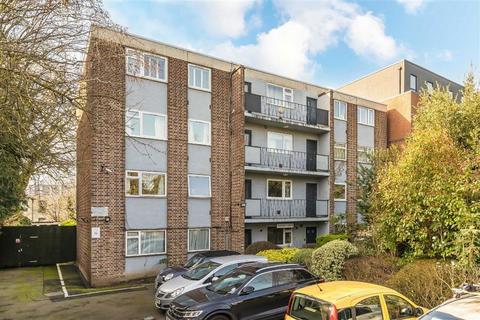 Kings Avenue, London SW4