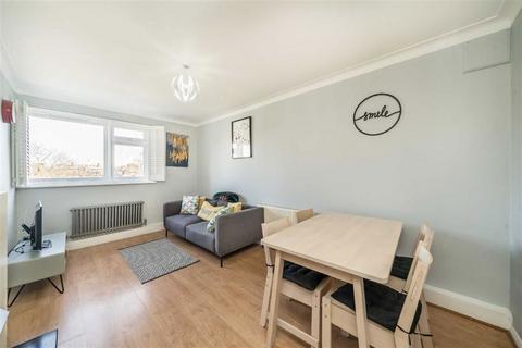 2 bedroom flat for sale, Kings Avenue, London SW4