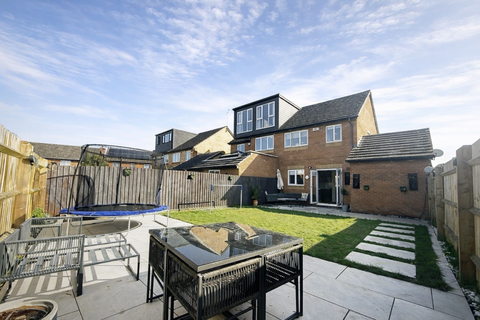 3 bedroom semi-detached house for sale, Newbolt Close, Newport Pagnell MK16