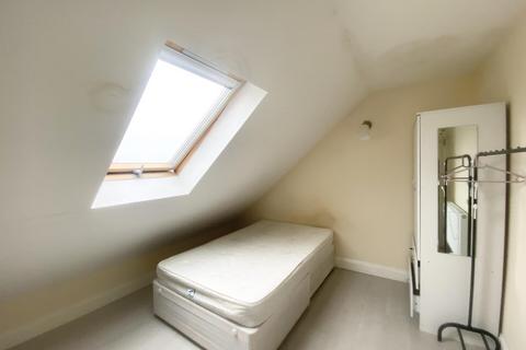 1 bedroom in a house share to rent, Tunnel Avenue, London SE10