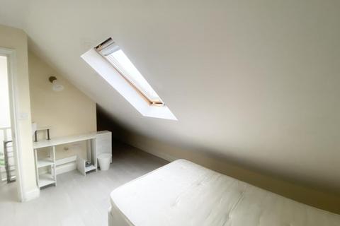 1 bedroom in a house share to rent, Tunnel Avenue, London SE10