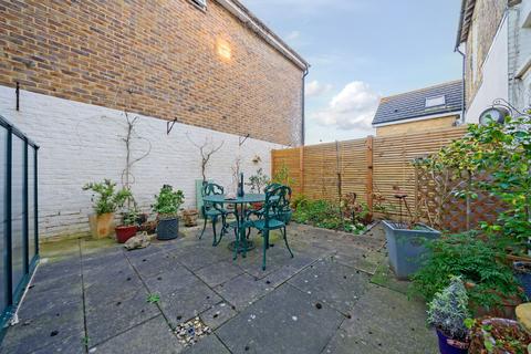 2 bedroom ground floor flat for sale, Lower Road, Teynham, ME9
