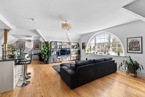 2 bedroom apartment for sale, Carfax, Horsham, RH12