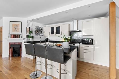 2 bedroom apartment for sale, Carfax, Horsham, RH12